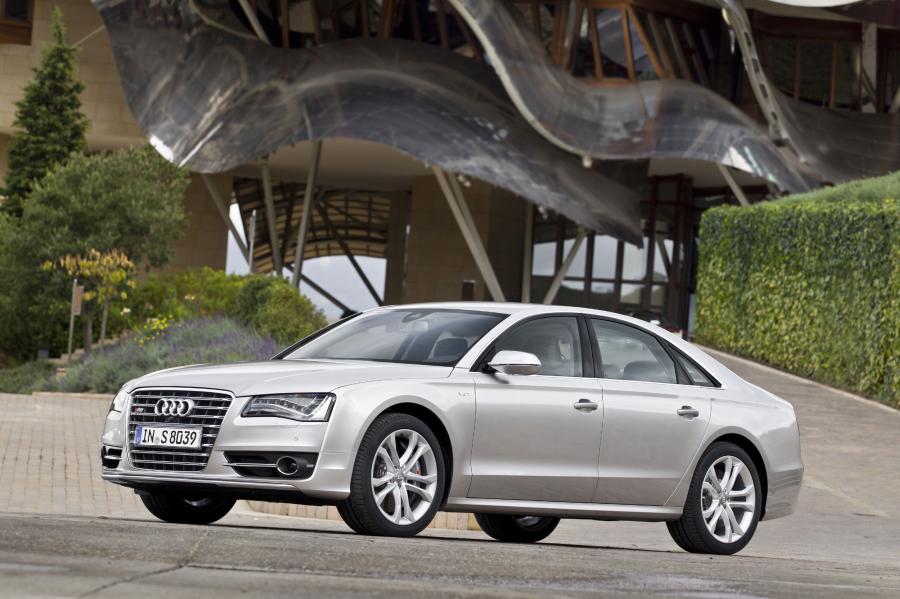  Audi S8 (D4) 2012 года  (WW) (фото 26 из 59)